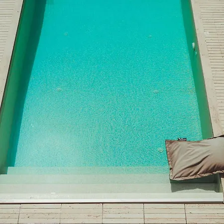 Blue Waves 3 Beachfront Villa